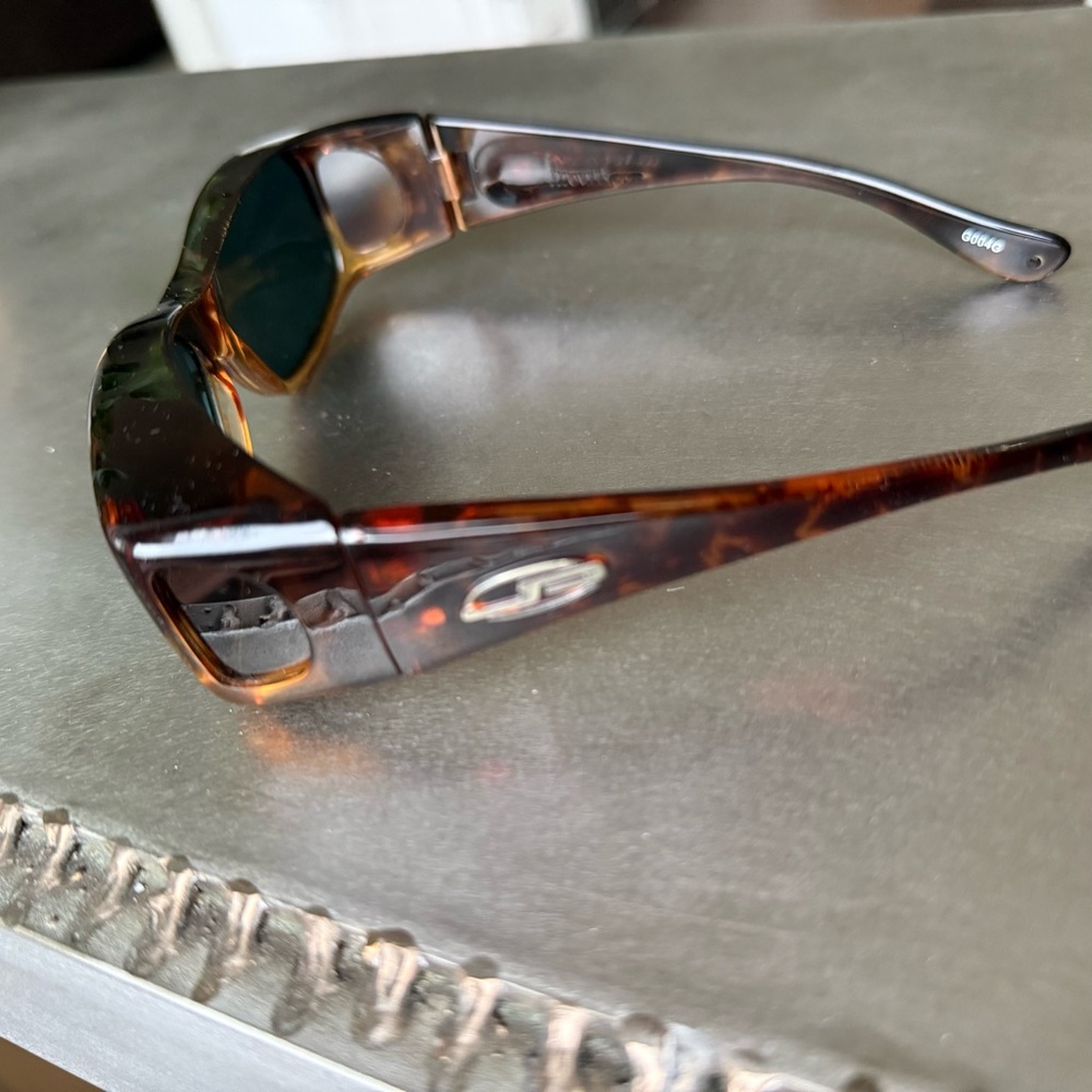 Tortoise Shell Sunglasses - image 4